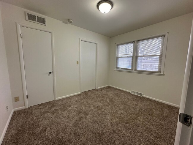 Building Photo - 3 Bedroom Zero Entry Ranch in Cooper Schoo...