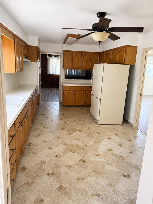Building Photo - 15413 Talbot Dr