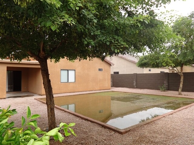 Building Photo - 1119 W Vineyard Rd