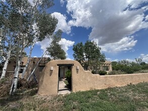 Building Photo - 120 Los Cordovas