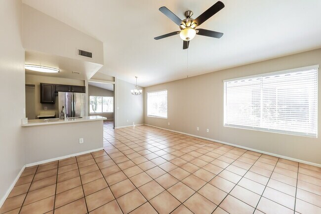 Building Photo - 10727 W Calle del Sol