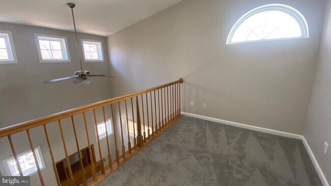 Building Photo - 7642 Bluff Point Ln