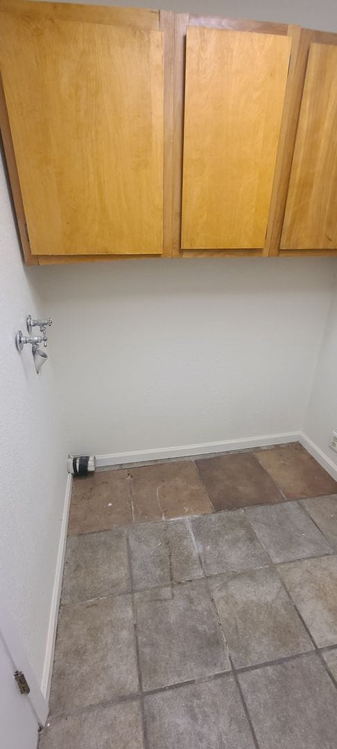 Building Photo - Adorable Single Story home with 3 bedroom and 2 bath