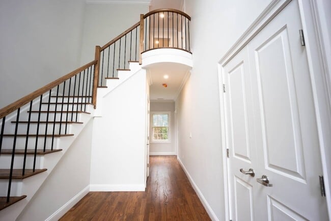 Building Photo - 1 Kewanee Rd