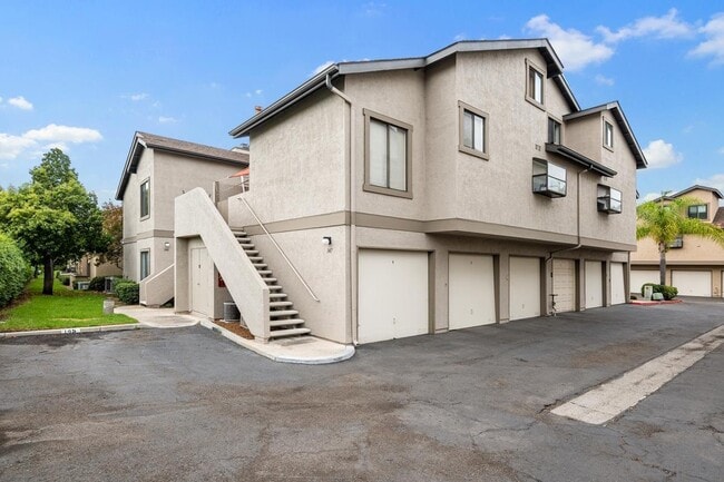 Primary Photo - 3641 Avocado Blvd