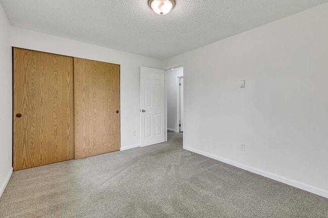 Building Photo - 5607