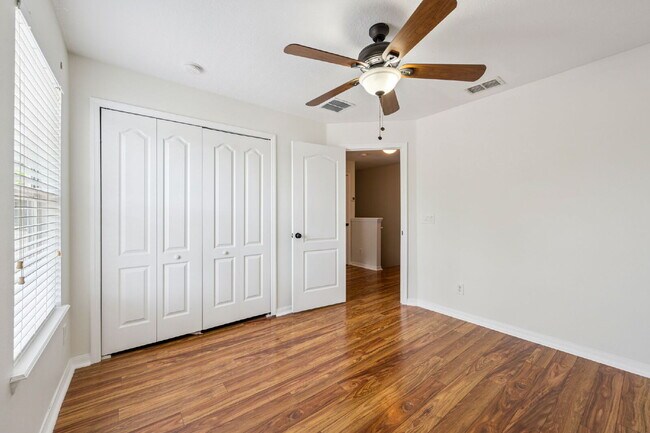 Building Photo - 13252 Silver Strand Falls Dr