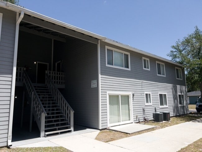 Building Photo - 14 W Rhodes Dr