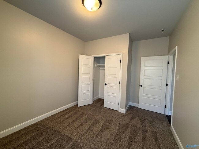 Building Photo - 132 Riverfront Dr