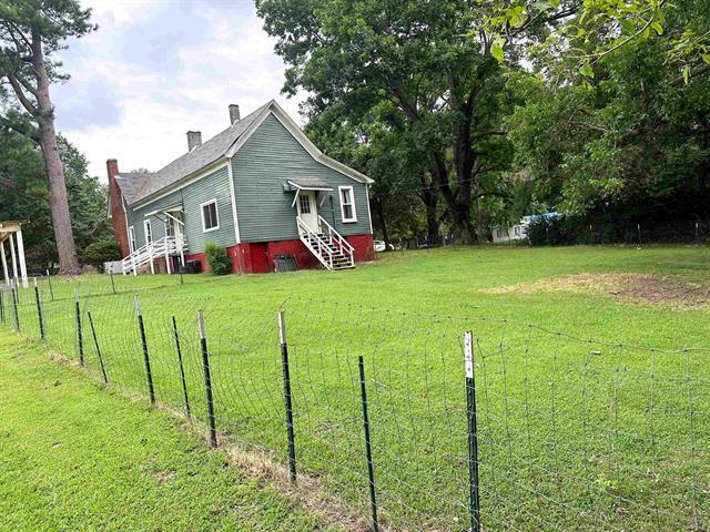 Building Photo - 123 Hillcrest St