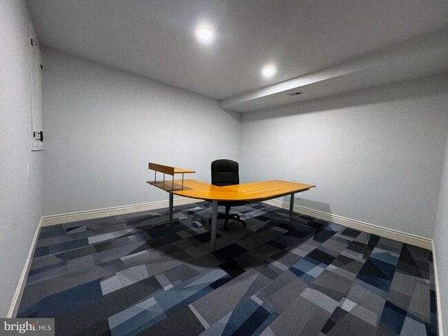 Building Photo - 5211 Rosalie Ridge Dr