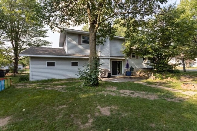 Building Photo - Click the “Apply Now” button or email wapmrentals@gmail.com for a prompt response.