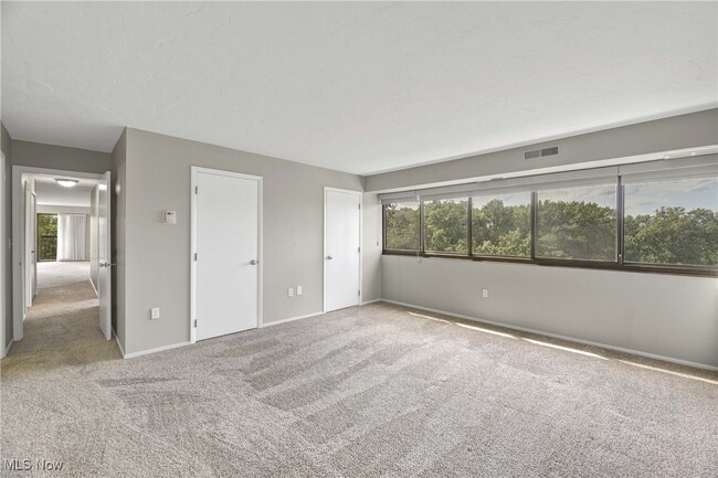 Building Photo - 12550 Lake Ave