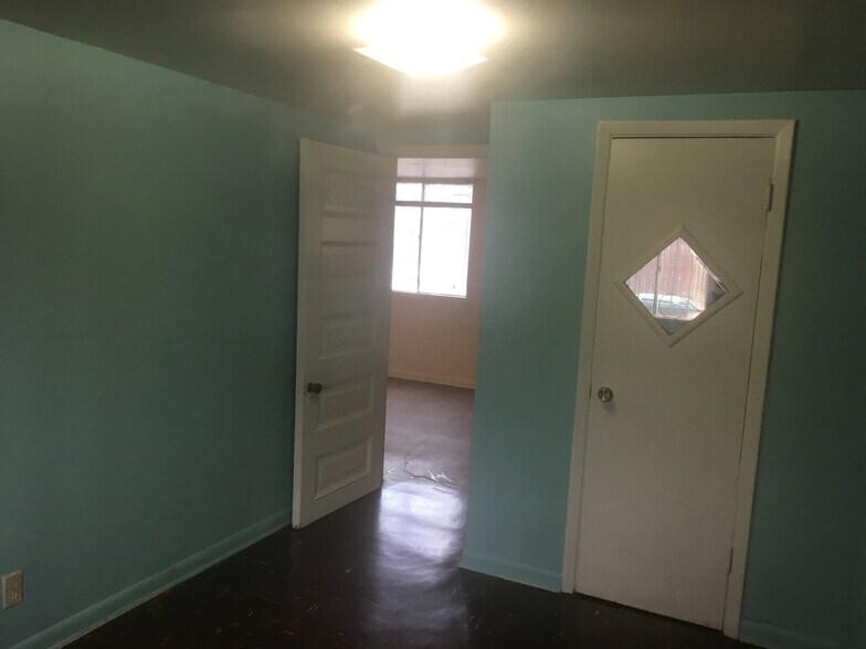 Building Photo - 151 W 4th Ave