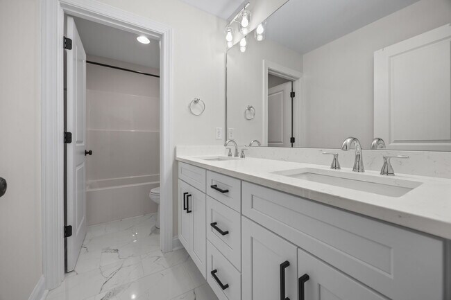 Building Photo - 346 Gun Club Dr