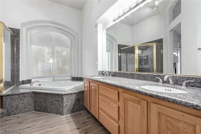 Building Photo - 2412 Shady Vista Dr
