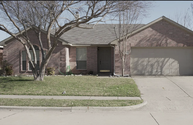 Primary Photo - 2512 Douglas Dr