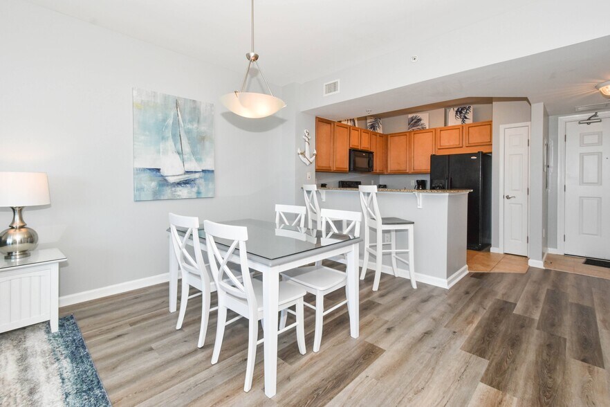 Building Photo - 4207 Indian Bayou Trl