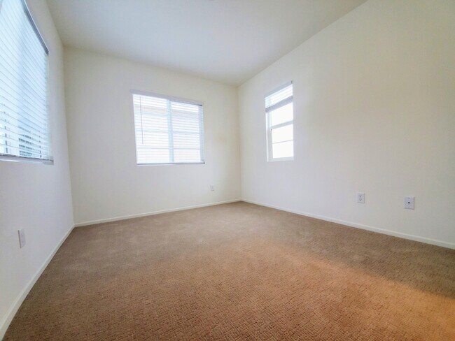 Building Photo - 3897 Boulder Dr