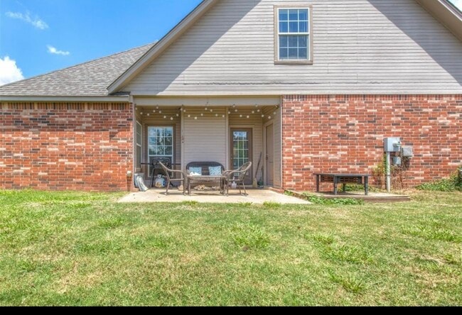 Building Photo - 11220 S Cedar St