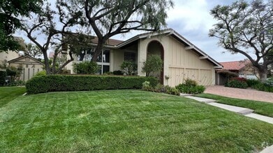 Building Photo - Wonderful 4 Bedroom 3 Bathroom Villa Park ...