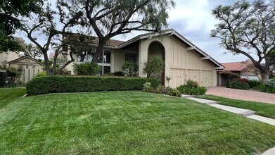Building Photo - Wonderful 4 Bedroom 3 Bathroom Villa Park ...