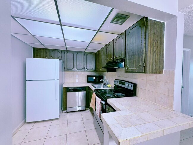 Primary Photo - 460 NW 20th St