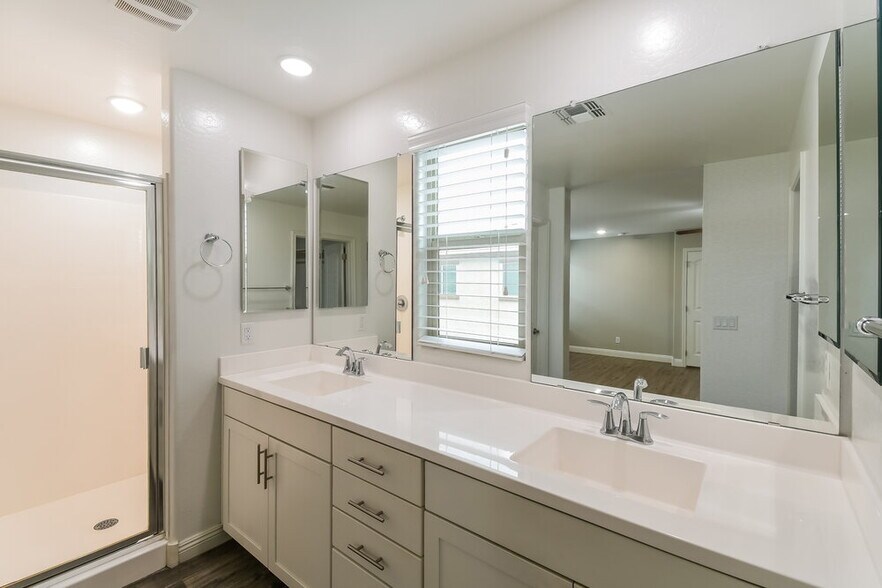 Building Photo - 4860 S Charger