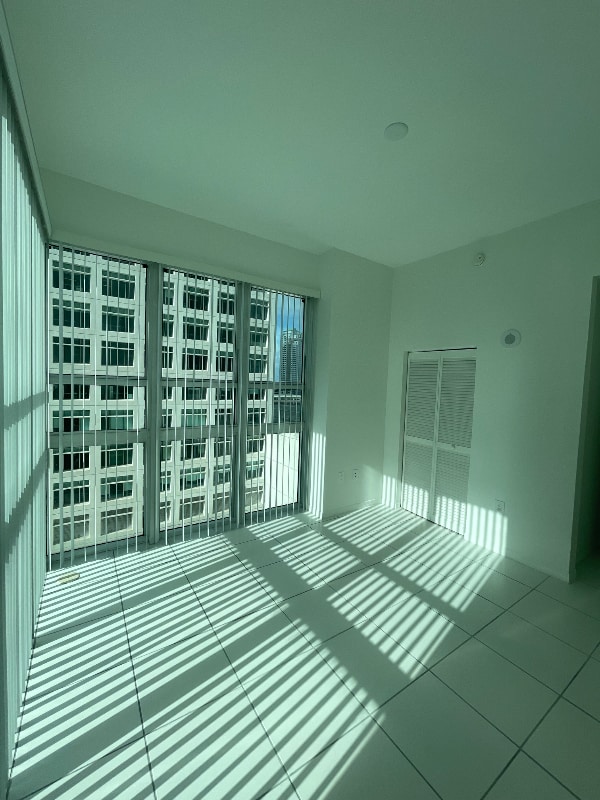 Building Photo - 950 Brickell Bay Dr