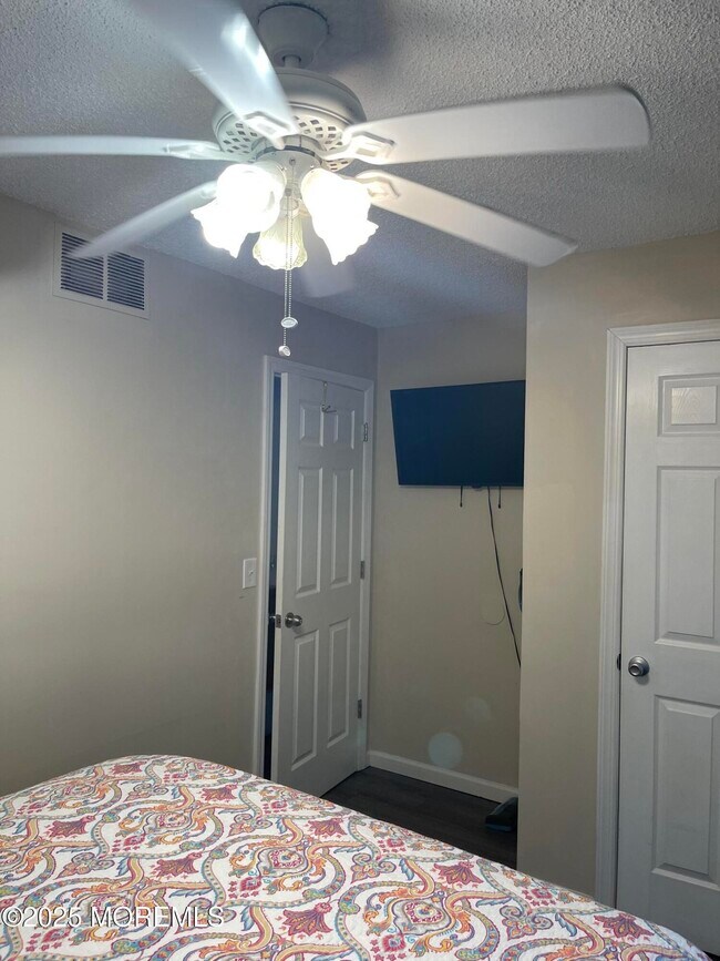 Building Photo - 202-06 Carteret Ave