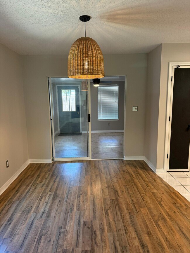 Building Photo - 38 Ruby Cir