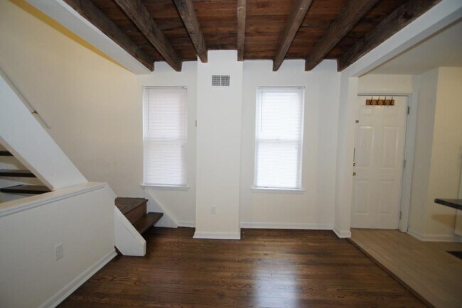 Building Photo - 790 S 2nd St