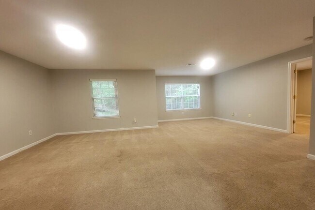 Building Photo - 3110 Crest Ridge Cir SW