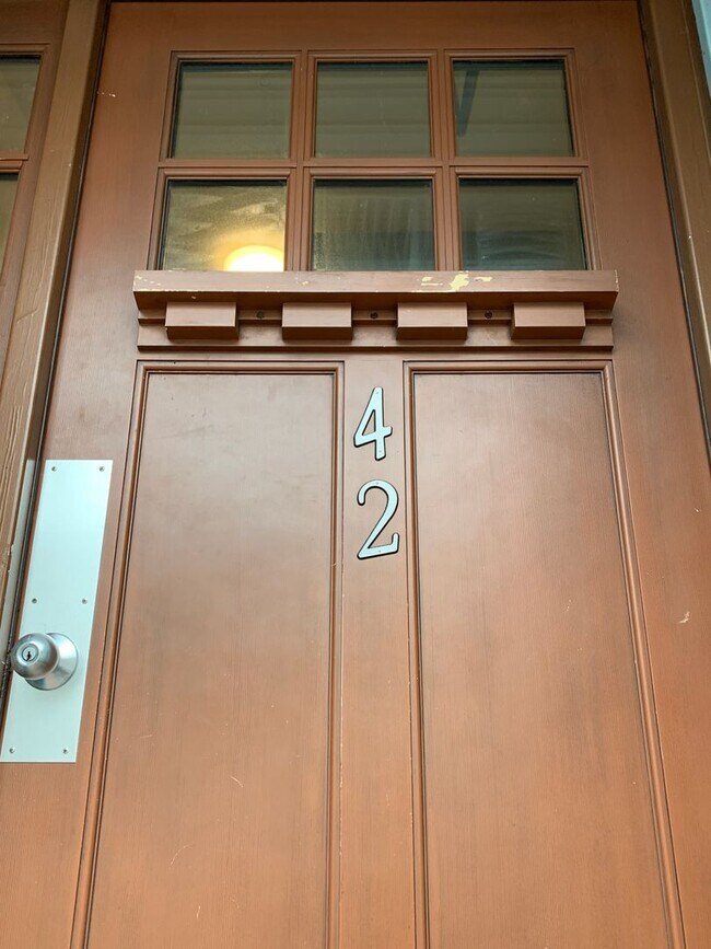 Building Photo - 42 Hampshire St