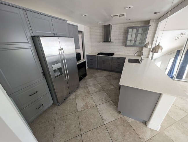 Building Photo - 821 Glacier Peak Ln