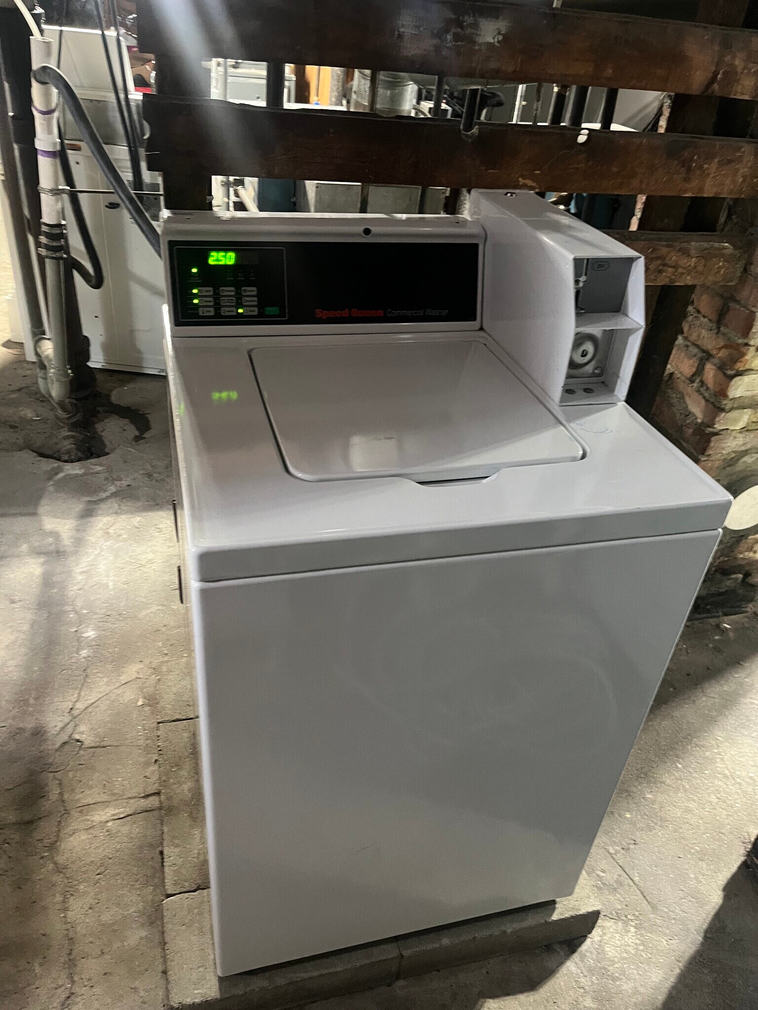 Building Photo - 100 Capen St