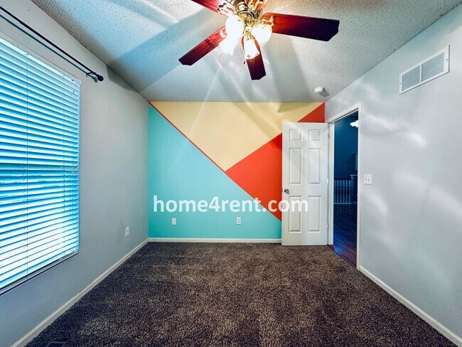 Building Photo - Overland Park Raised Ranch, Primary Suite ...