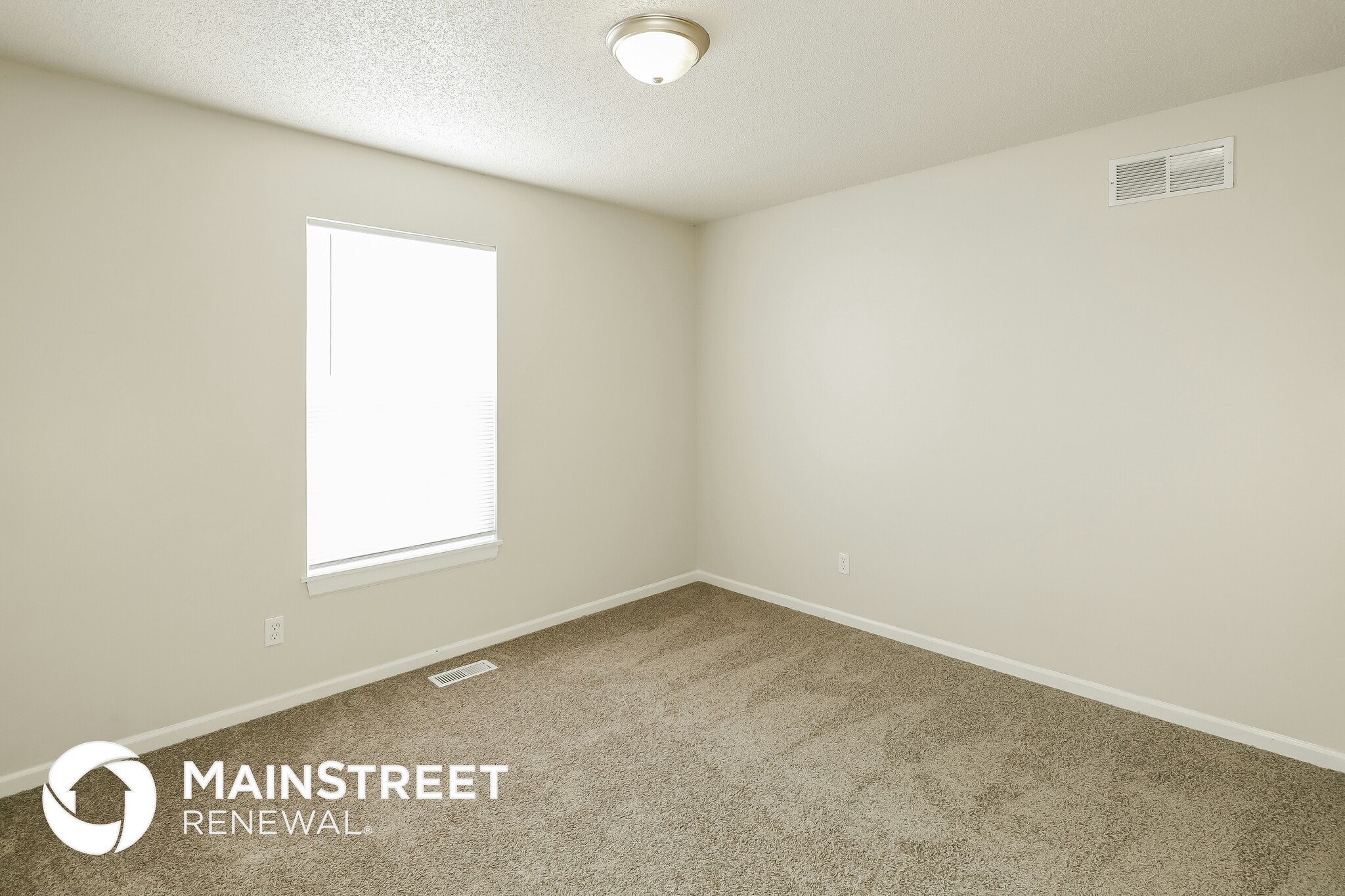 Building Photo - 13704 Bennington Ave