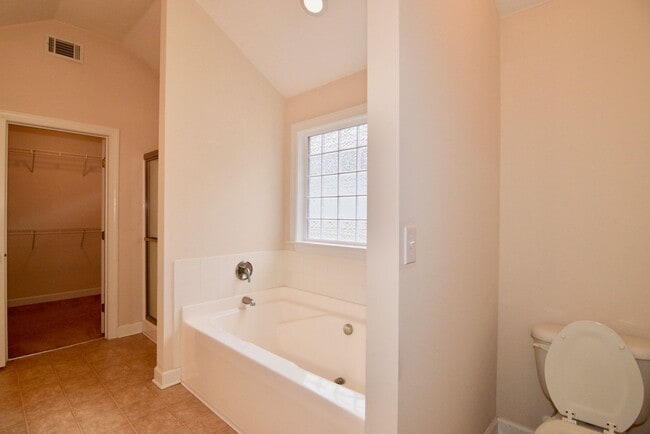 Building Photo - 659 Ventana Dr