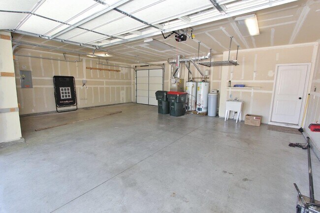 Building Photo - 4325 N McKinley Pk Ave