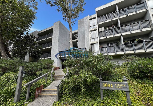 Primary Photo - Beautiful Upstairs 1 Bedroom 1 Bath Condo