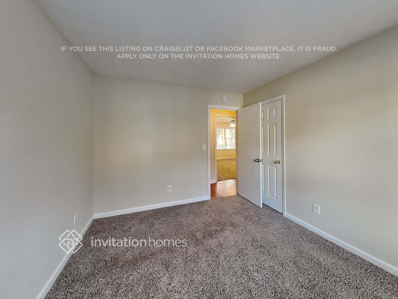 Building Photo - 2640 Woodside Dr