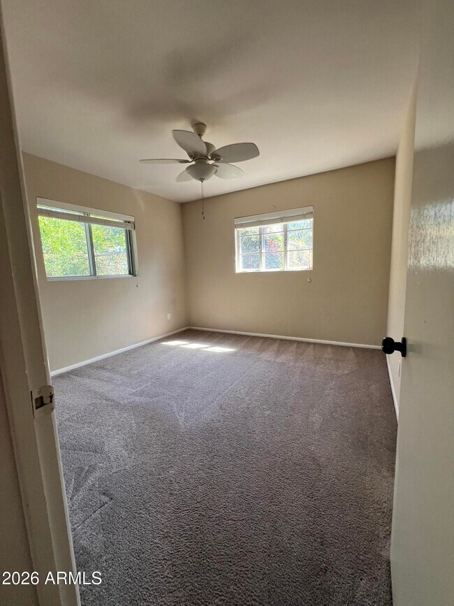 Building Photo - 4121 E Edgemont Ave