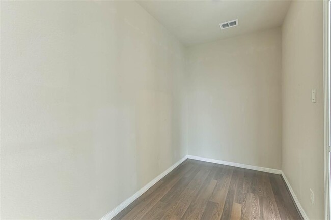 Building Photo - 27319 Ashland Meadows Ln