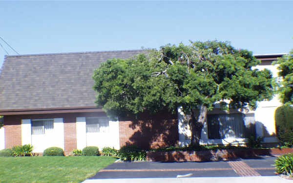Primary Photo - Twin Palms Apartments