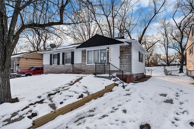 Building Photo - 9725 Medford Dr