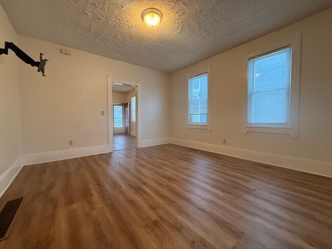 Building Photo - 2482 W 10th St