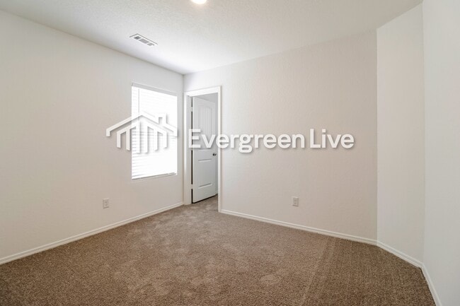 Building Photo - 185 Sarah Alyse Ln