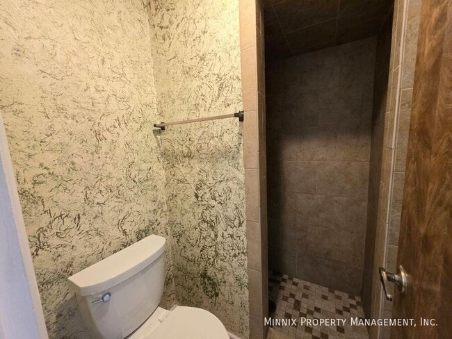 Building Photo - 4800 Dentcrest Dr