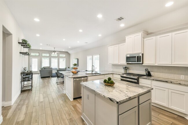 Building Photo - 19827 Bronze Spur Ct